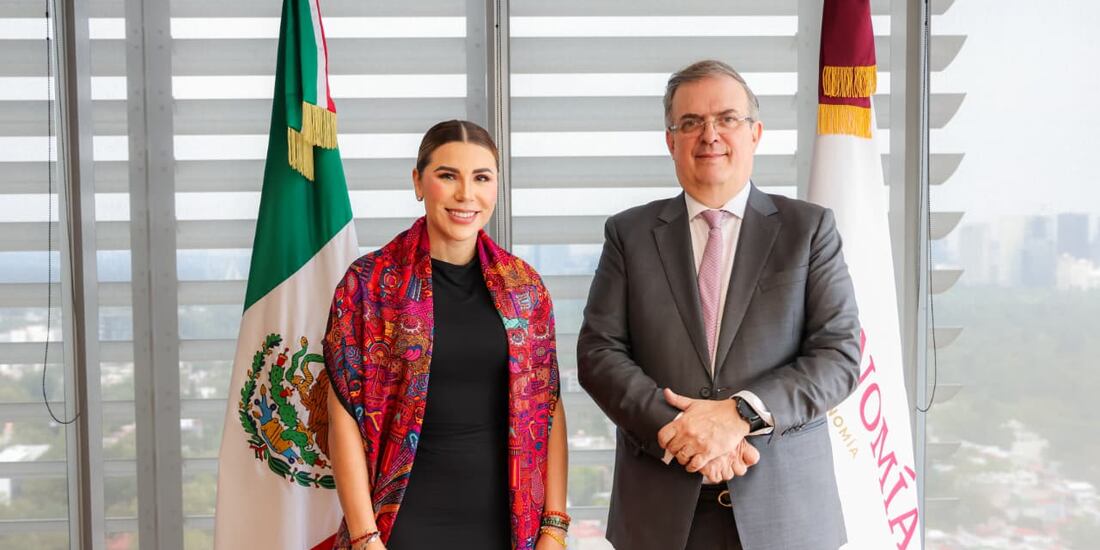 Marina del Pilar, gobernadora de Baja California, y el secretario de Economía, Marcelo Ebrard.