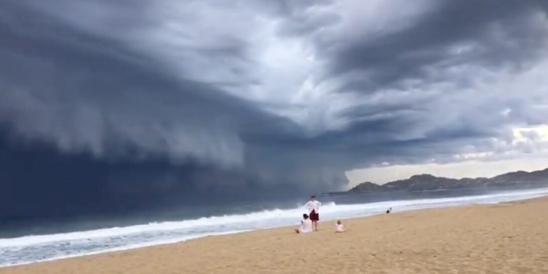 Los efectos del huracán Olaf ya se perciben en San José del Pacífico.