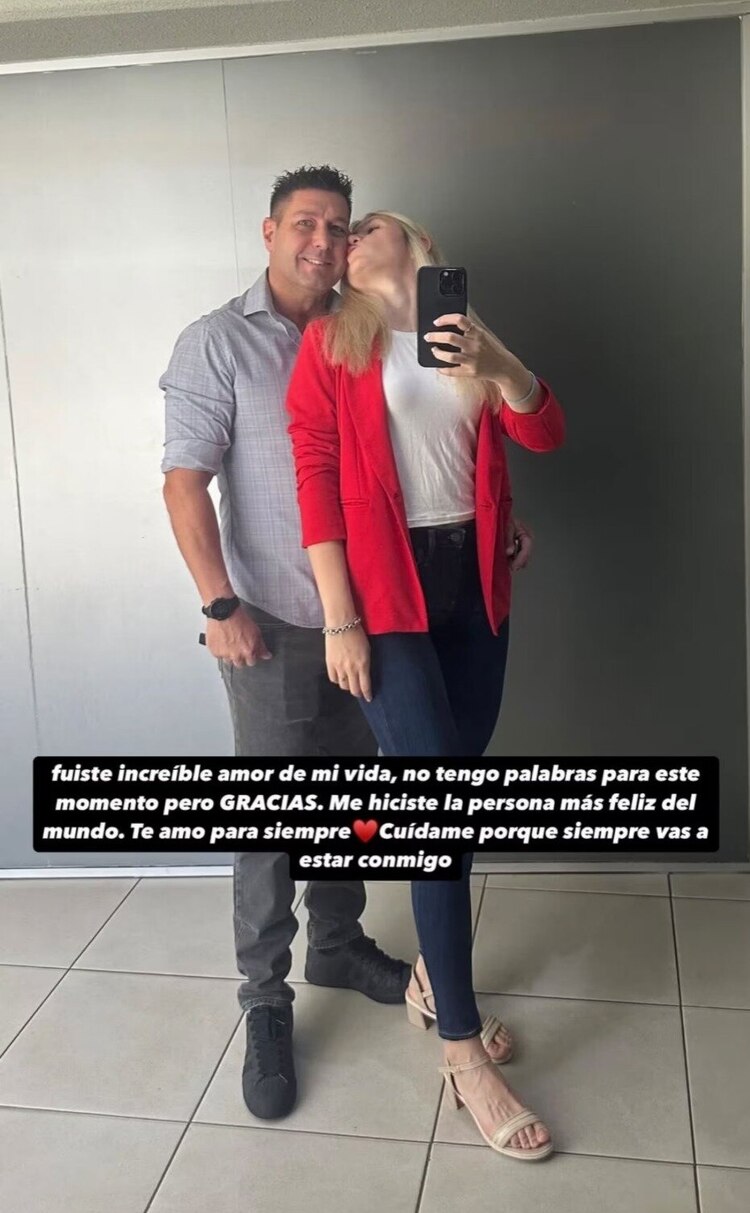 Así se despidió la pareja del piloto fallecido en accidente aéreo en Argentina.