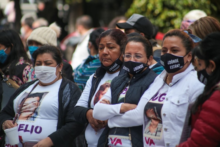 Familiares de víctimas protestan por la extinción de fideicomisos que compromete la búsqueda de personas desaparecidas.