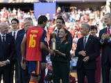 Presidenta Claudia Sheinbaum entregó el Balón de Oro al futbolista español Rodri.