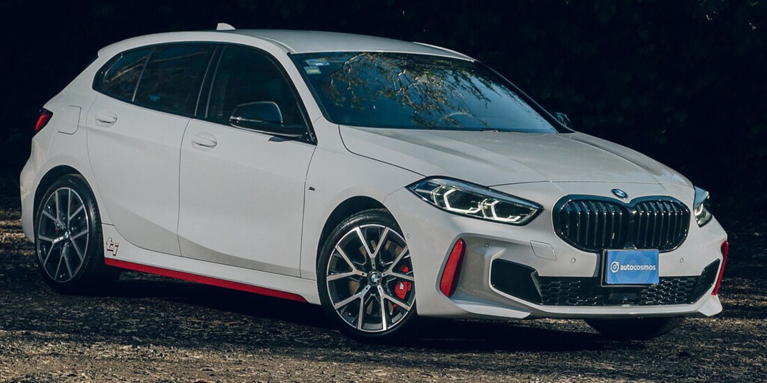 El vehículo dejó atrás la tradicional arquitectura de tracción trasera y dio paso a la tracción delantera.