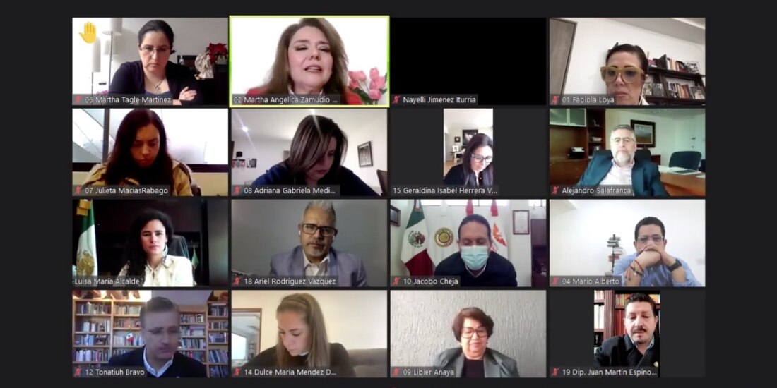 Diputados de Movimiento Ciudadano en reunión plenaria ayer.