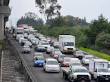 Aspecto del tráfico en la autopista México - Toluca.