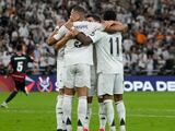 Futbolistas del Real Madrid festejan uno de sus goles contra el Mallorca en las semifinales de la Supercopa de España.