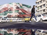Una valla publicitaria con la imagen de la bandera de Irán, el 24 de enero.