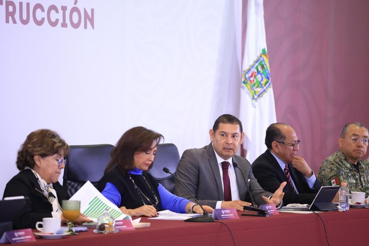 Los gobernadores de Tlaxcala y Puebla establecen estrategias conjuntas para mejorar la movilidad y el bienestar ciudadano.