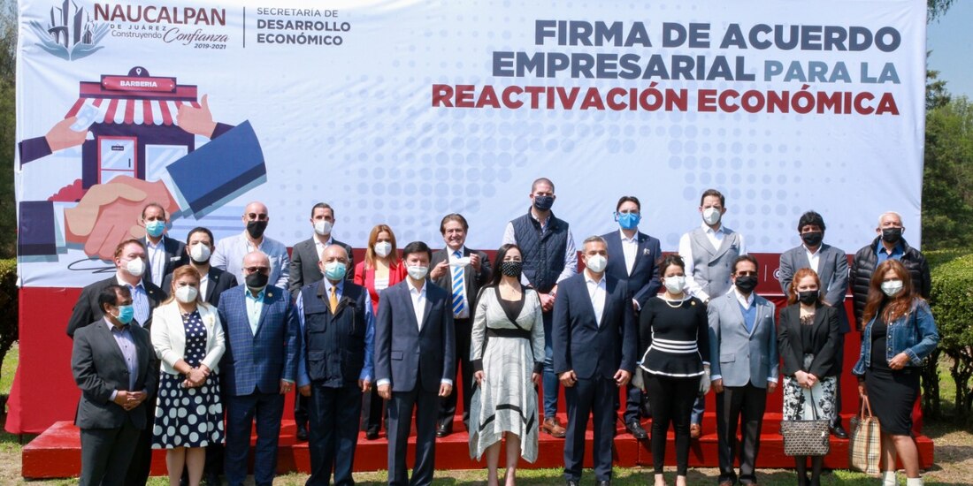 Firma de acuerdo empresarial para la reactivación económica.