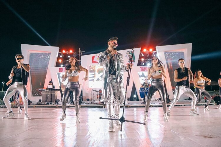 La música de Alex Mont y La Merengossa puso a bailar a los asistentes en Altamira, en una de las celebraciones más esperadas del año en Tamaulipas.