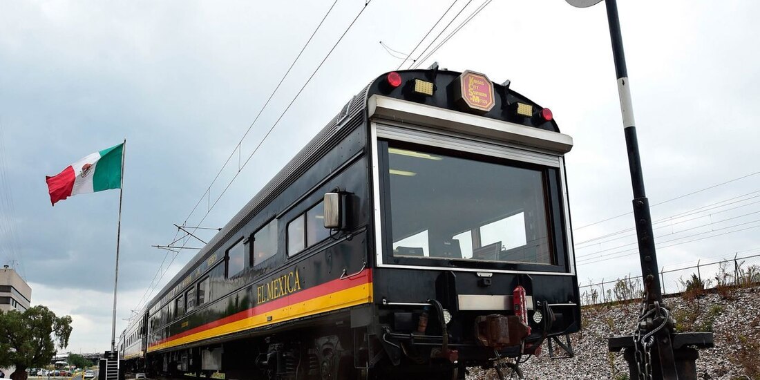 AMLO supervisa avances del Tren Suburbano, que llevará en 45 minutos a pasajeros al AIFA