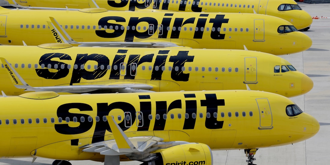 Spirit Airlines cierra operaciones ante aumento en los precios del combustible.