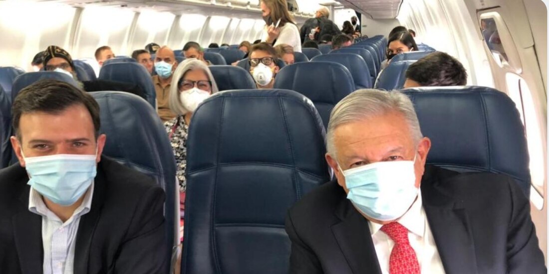 El Presidente de México viaja en un vuelo comercial de la compañía Delta Airlines.