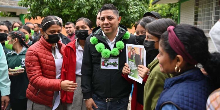 Gallardo Cardona expuso que estas obras darán a las nuevas generaciones una mejor educación.