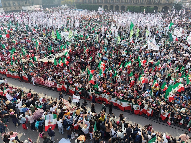 Asisten más de 600 mil al Zócalo para escuchar mensaje de la presidenta Claudia Sheinbaum.
