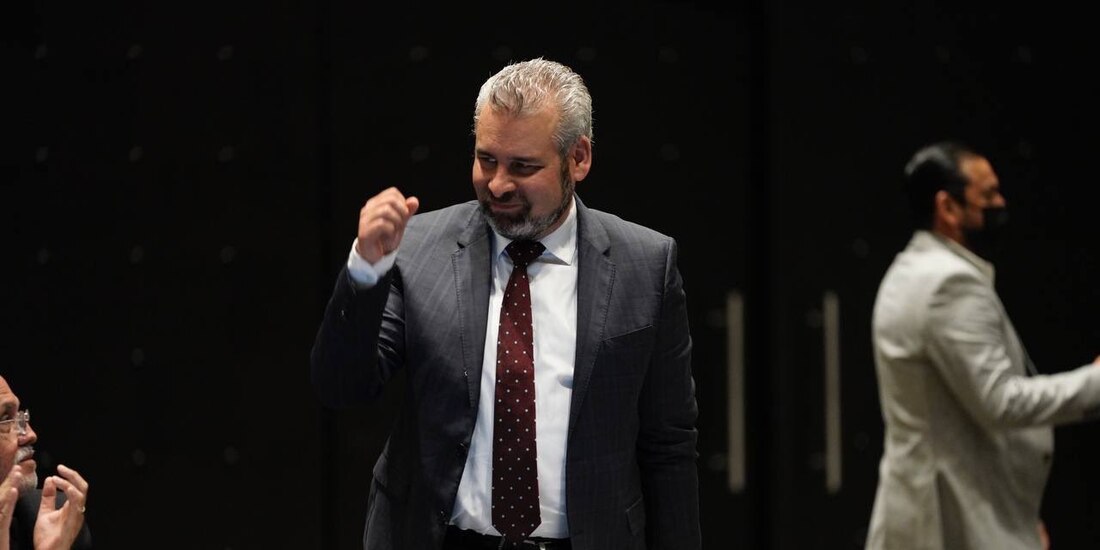 Ramírez Bedolla en la reunión con gobernadores electos de Morena, el 16 de junio.