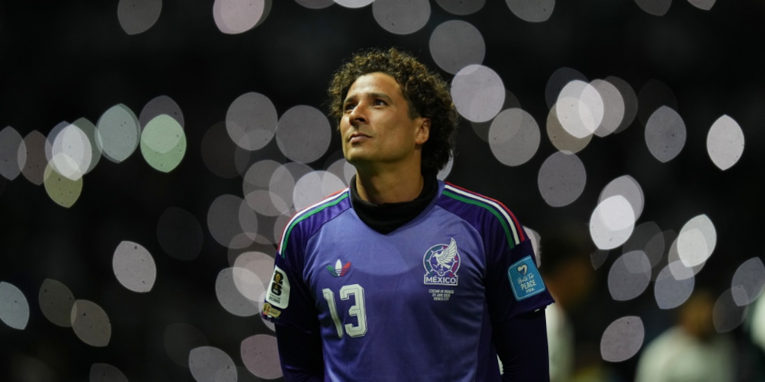 Ochoa entra por Rangel.