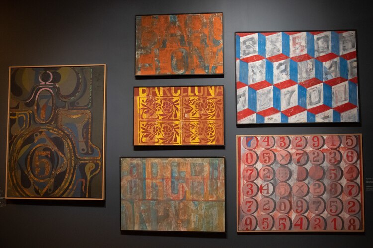 Algunas de las pinturas que forman parte de la muestra.