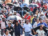 Integrantes de la Coordinadora Nacional de Trabajadores de la Educación durante su protesta