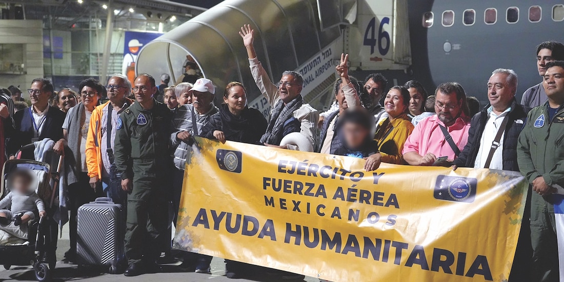 El primer vuelo que envió la Sedena, aterrizó en Israel, ayer.