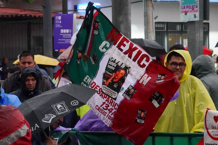 Aspecto de una marcha de familias buscadoras en la Ciudad de México.