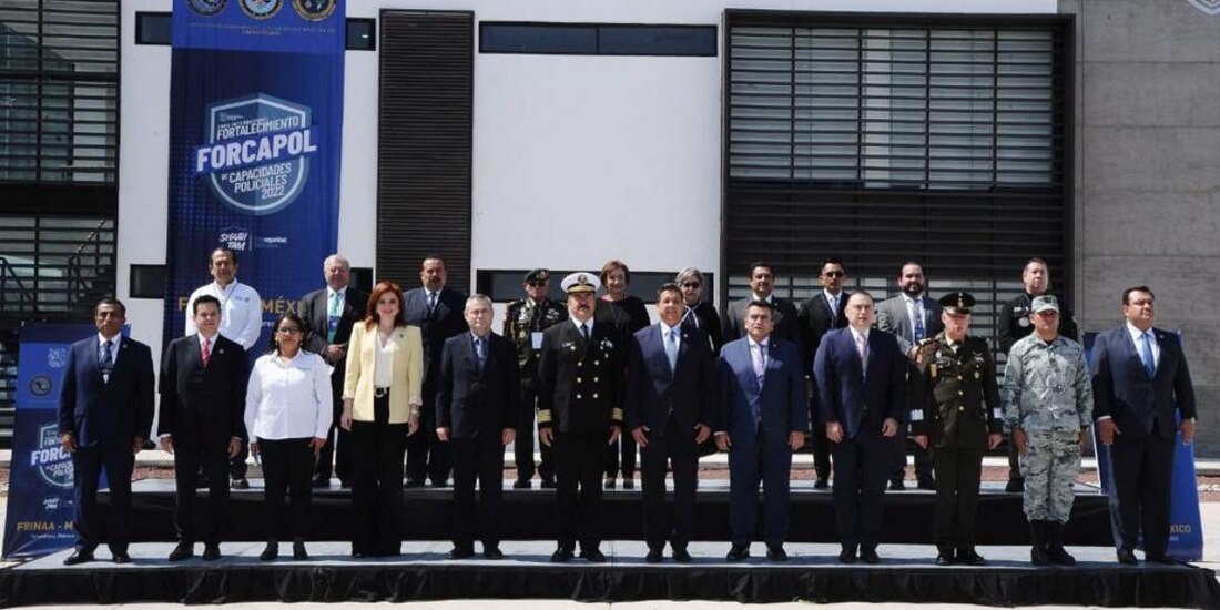 “Reconozco el nivel de involucramiento del gobernador Francisco García Cabeza de Vaca para la realización de este foro", dijo el presidente de la Asociación de Egresados de la Academia Nacional del FBI Grupo México.