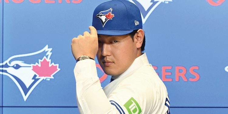 Kazuma Okamoto puso los logotipos de los 30 equipos de la MLB frente a su hija y le preguntó cuál le gustaba más