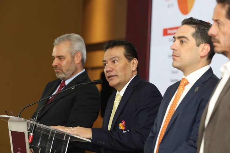 Con 300 mil turistas, Michoacán rompe récord en Noche de Muertos