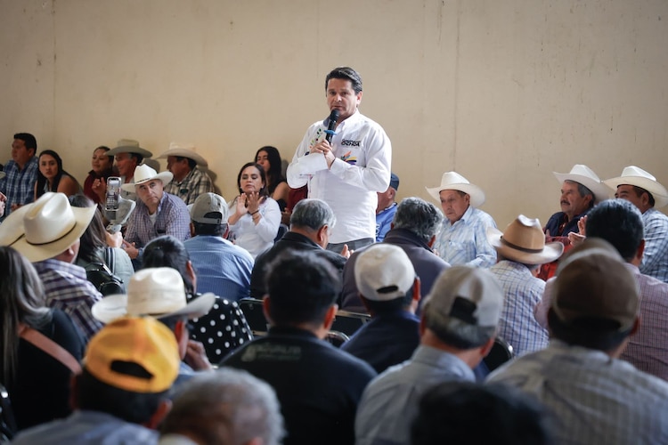 Negociaciones con Grupo Modelo garantizan la compra de excedentes y apoyo a jóvenes agricultores.