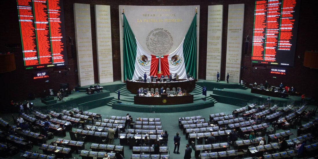 Los legisladores condenaron los ataques al órgano electoral por parte de Morena.