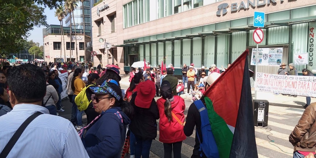 Aspecto de un bloqueo de la CNTE el viernes.