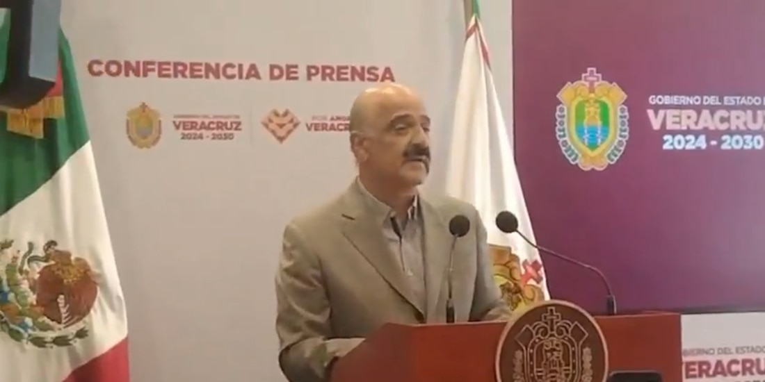 Ricardo Ahued Bardahuil, secretario de Gobierno de Veracruz, en conferencia de prensa.