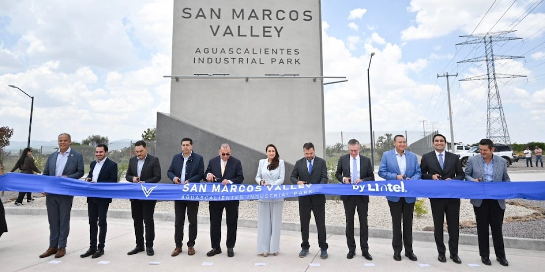 La Gobernadora del Estado, Tere Jiménez, encabezó la ceremonia de corte de listón inaugural del complejo.