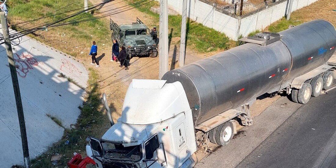 Pipa accidentada en la autopista México-Querétaro fue retirada.