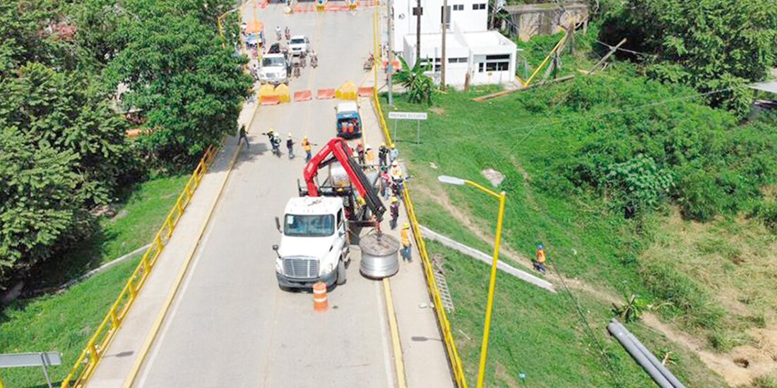 La CFE trabaja en recuperar líneas eléctricas en Veracruz, el fin de semana.