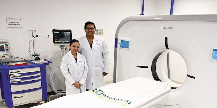 Equipo médico de primer nivel que se integra al sector salud del estado.
