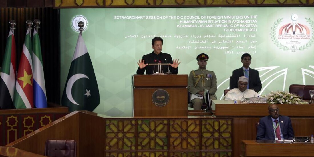 La crisis económica de Afganistán, que ya se tambalea peligrosamente al borde del colapso, tendría un impacto "horrendo" en la región y el mundo, advirtieron decenas de oradores