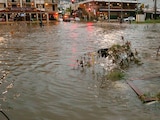 El fenómeno provocó lluvias e inundaciones en el puerto de Acapulco, ayer.