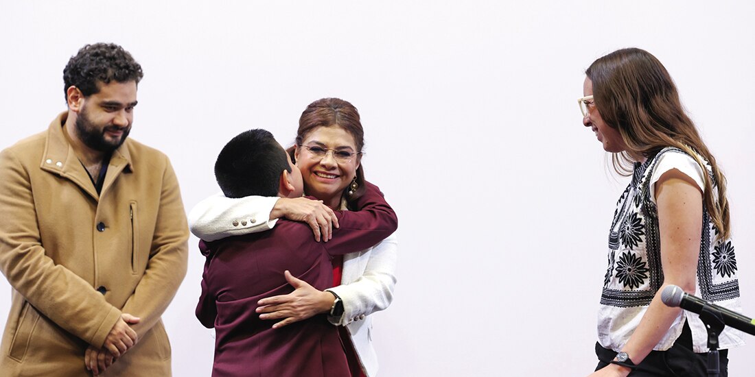 Clara Brugada, Juan Pablo de Botton y Julia Álvarez, ayer, en conferencia.