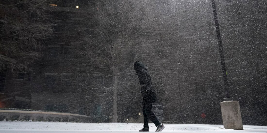 Hasta las 06:30 horas de este lunes ya sumaban más de dos millones de clientes sin luz en Texas.