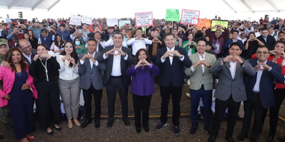 Alejandro Armenta y Lorena Cuéllar inauguran el Distribuidor Puebla-Tlaxcala.