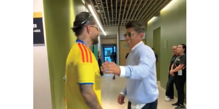 ENCUENTRO DE FIGURAS DE
LA MÚSICA Y EL FUTBOL