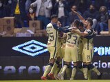 Futbolistas del América celebran su gol contra el Puebla en la Jornada 1 del Torneo Clausura 2022 de la Liga MX.