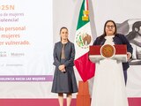 La presidenta Claudia Sheinbaum y la secretaria de las Mujeres, Citlalli Hernández, ayer