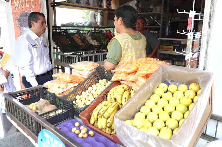 El candidato dialogó con vecinos de la alcaldía Coyoacán.