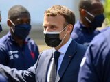 Kylian Mbappé y Emmanuel Macron durante un entrenamiento de Francia en la Eurocopa del año pasado.
