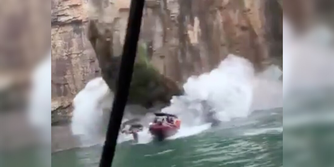 La pared de rocas se desplomó encima de una embarcación.