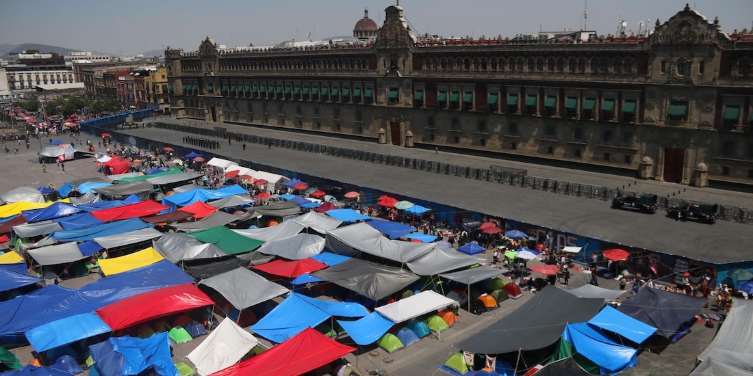 Vista del Zócalo tomado por manifestantes