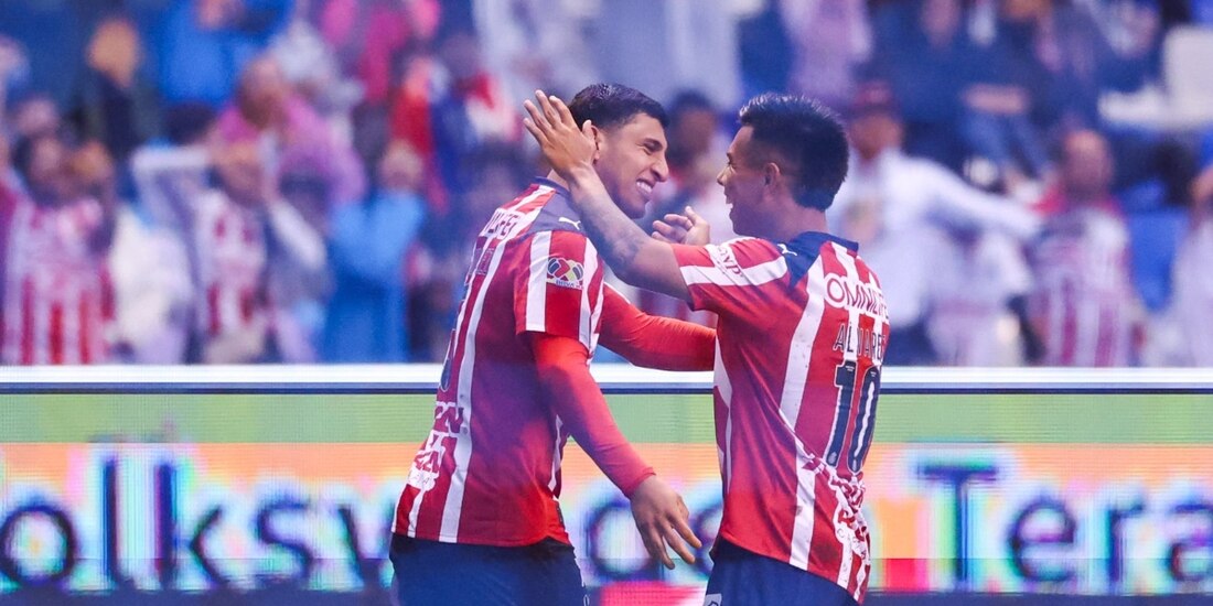 Chivas venció como visitante al Puebla en la cancha del Estadio Cuauhtémoc.