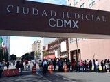 Mujeres exigen vinculación a proceso de empresario acusado de violación.