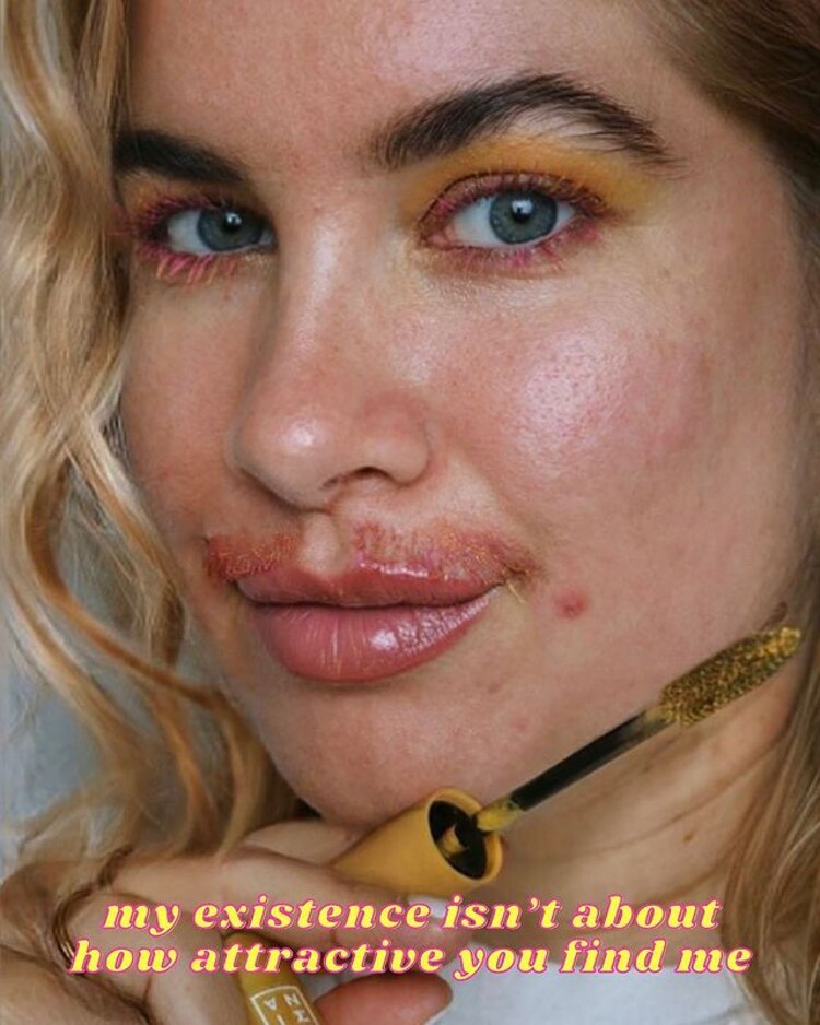 Joanna dejó de depilarse el vello facial y comparte fotos en donde lo luce con mucho orgullo.